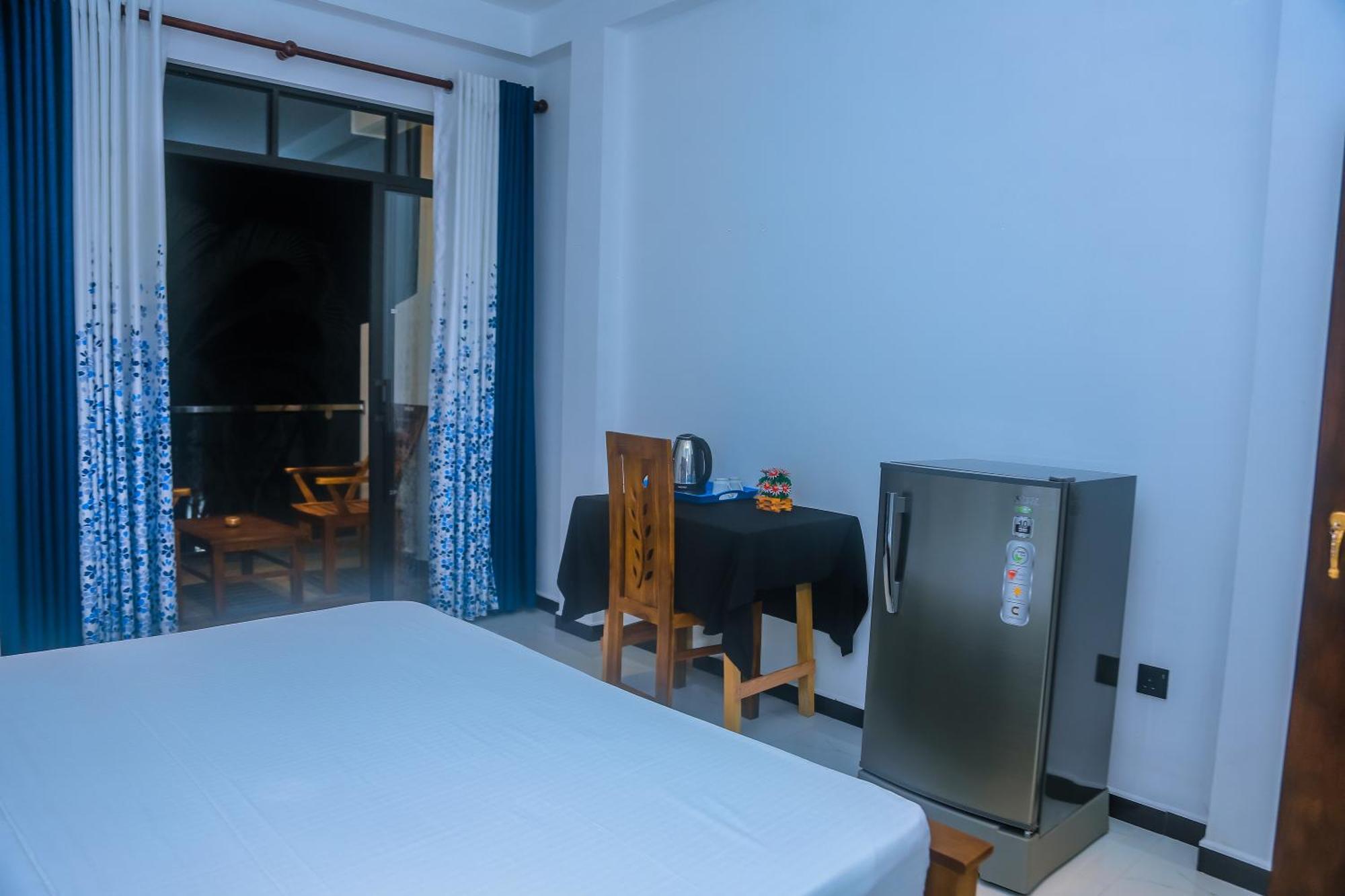 Mirissa Breeze Hotel Exterior photo